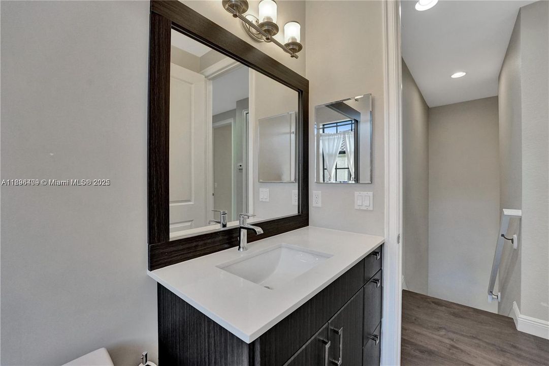 Recently Sold: $625,000 (4 beds, 2 baths, 1839 Square Feet)