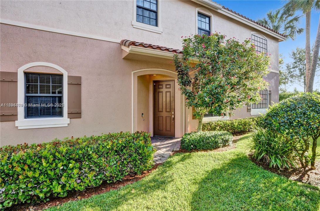 Recently Sold: $625,000 (4 beds, 2 baths, 1839 Square Feet)