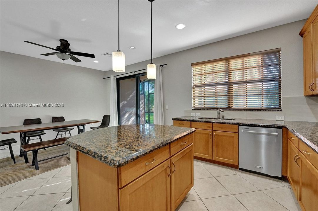 Recently Sold: $625,000 (4 beds, 2 baths, 1839 Square Feet)