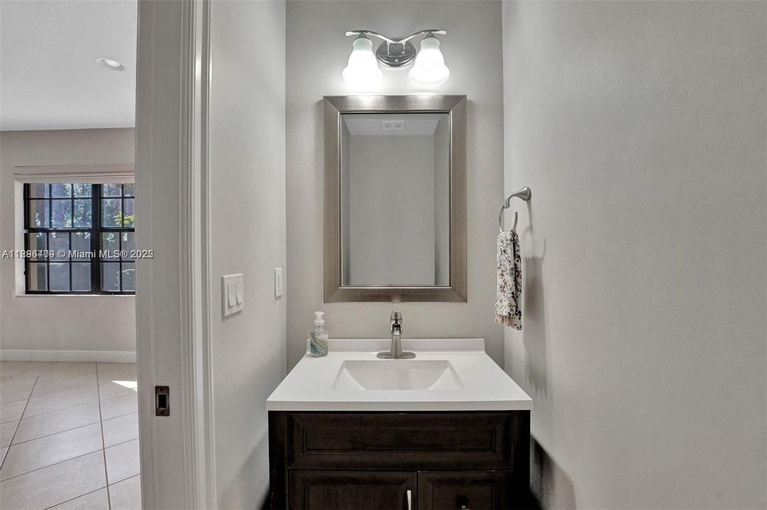 Recently Sold: $625,000 (4 beds, 2 baths, 1839 Square Feet)