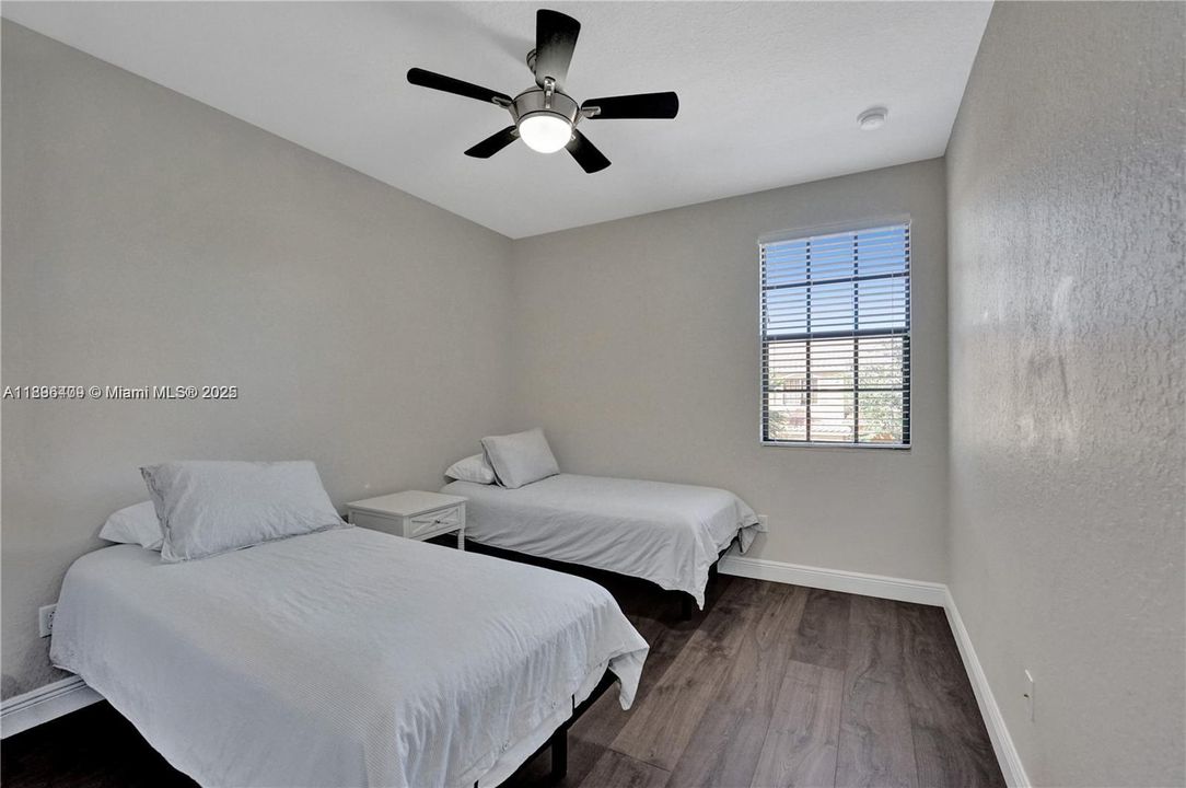 Recently Sold: $625,000 (4 beds, 2 baths, 1839 Square Feet)