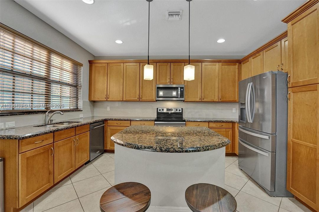 Recently Sold: $625,000 (4 beds, 2 baths, 1839 Square Feet)