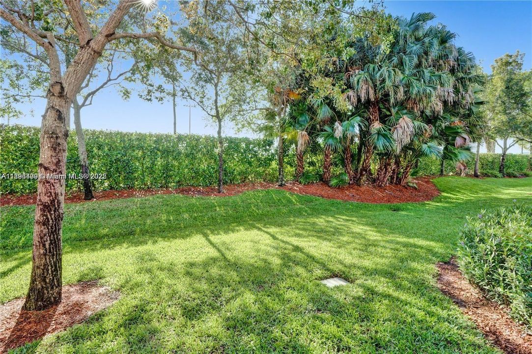 Recently Sold: $625,000 (4 beds, 2 baths, 1839 Square Feet)