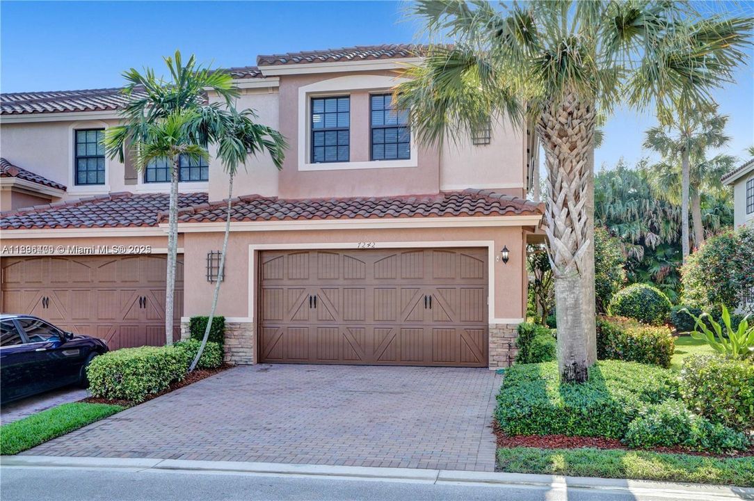 Recently Sold: $625,000 (4 beds, 2 baths, 1839 Square Feet)