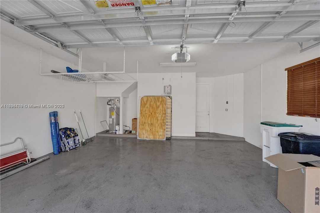 Recently Sold: $625,000 (4 beds, 2 baths, 1839 Square Feet)