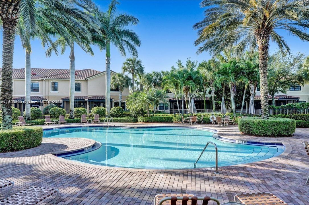 Recently Sold: $625,000 (4 beds, 2 baths, 1839 Square Feet)