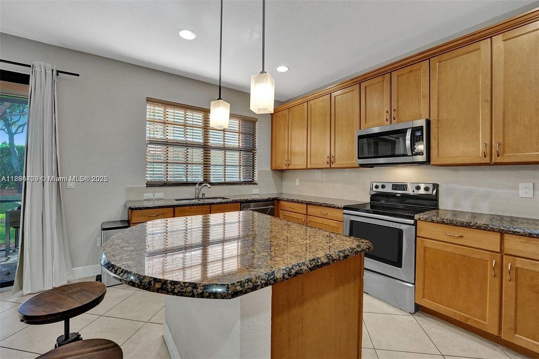 Recently Sold: $625,000 (4 beds, 2 baths, 1839 Square Feet)