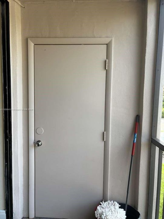 Active With Contract: $230,000 (3 beds, 2 baths, 1040 Square Feet)