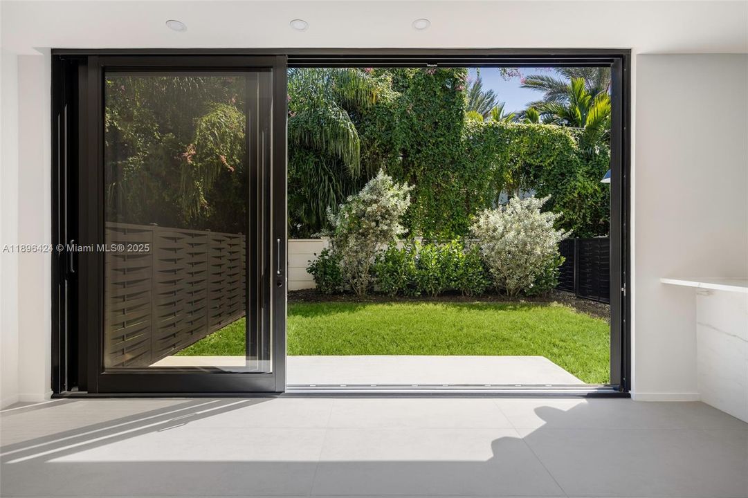 В аренду: $12,000 (4 спален, 3 ванн, 2858 Квадратных фут)