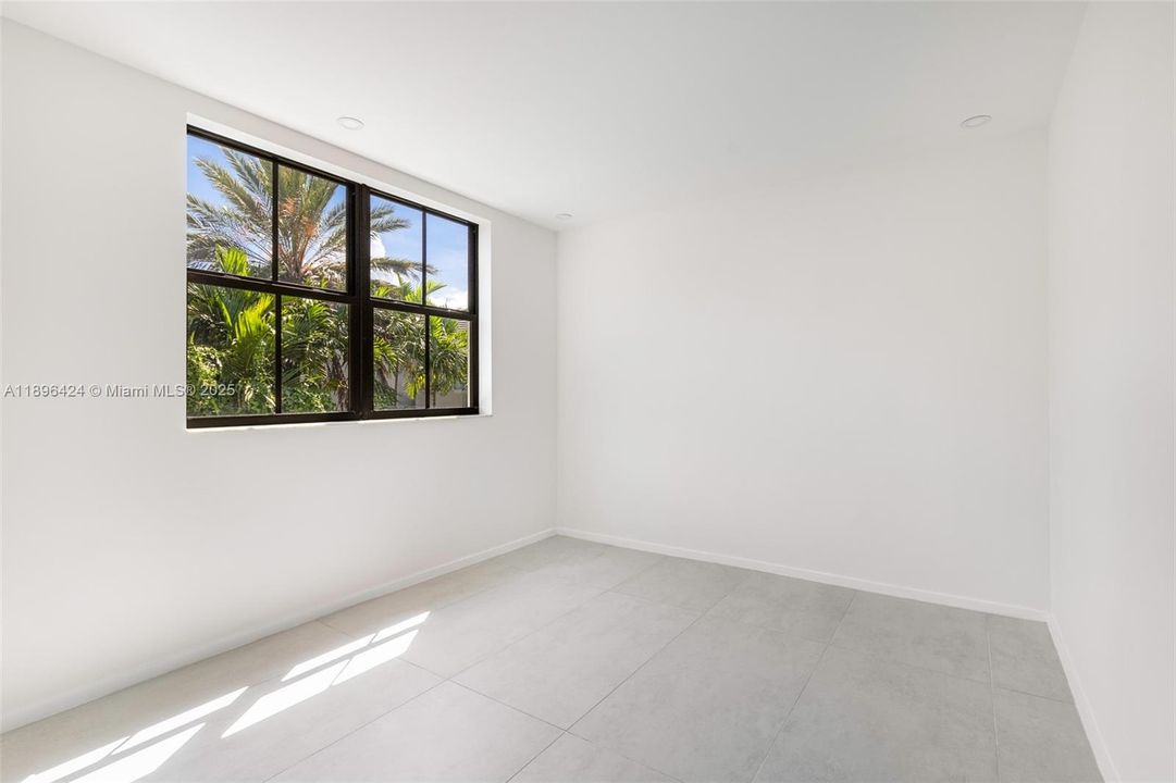 В аренду: $12,000 (4 спален, 3 ванн, 2858 Квадратных фут)