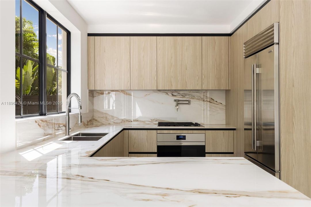 В аренду: $12,000 (4 спален, 3 ванн, 2858 Квадратных фут)