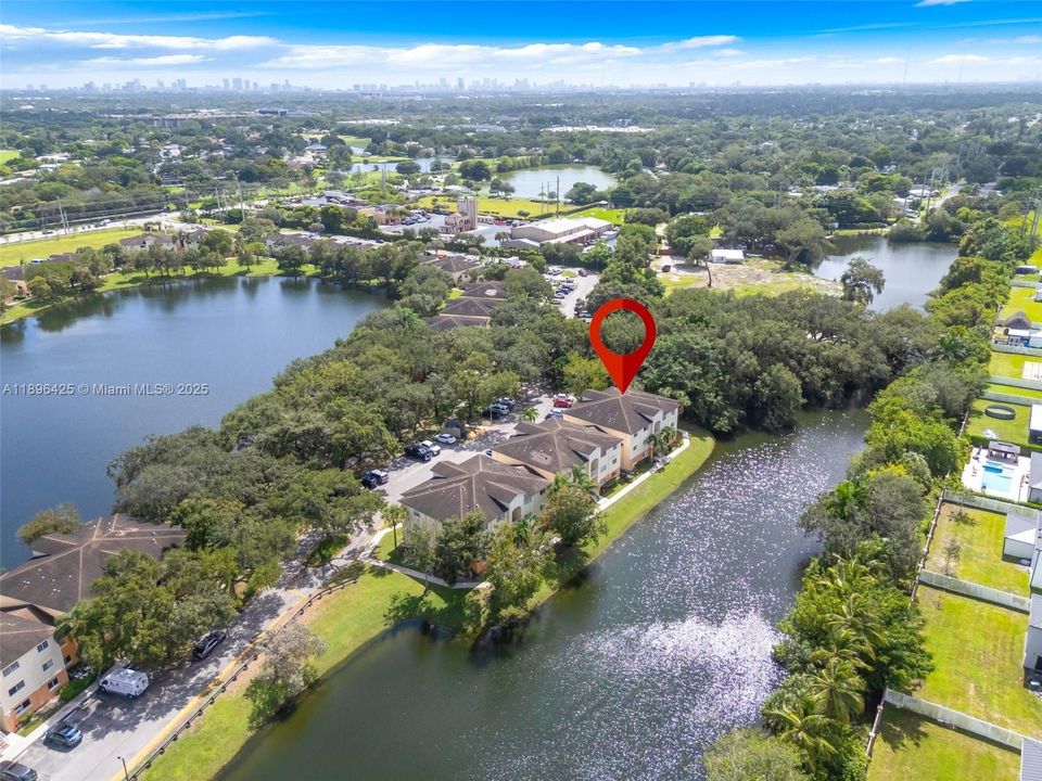 Active With Contract: $1,950 (1 beds, 1 baths, 659 Square Feet)