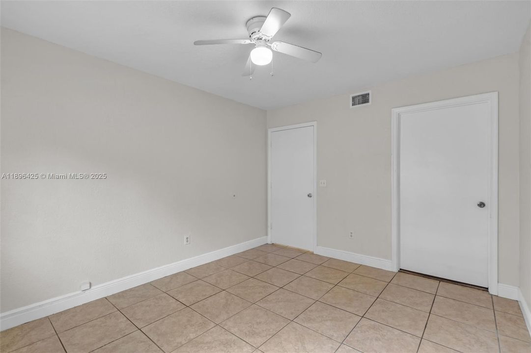 Active With Contract: $1,950 (1 beds, 1 baths, 659 Square Feet)