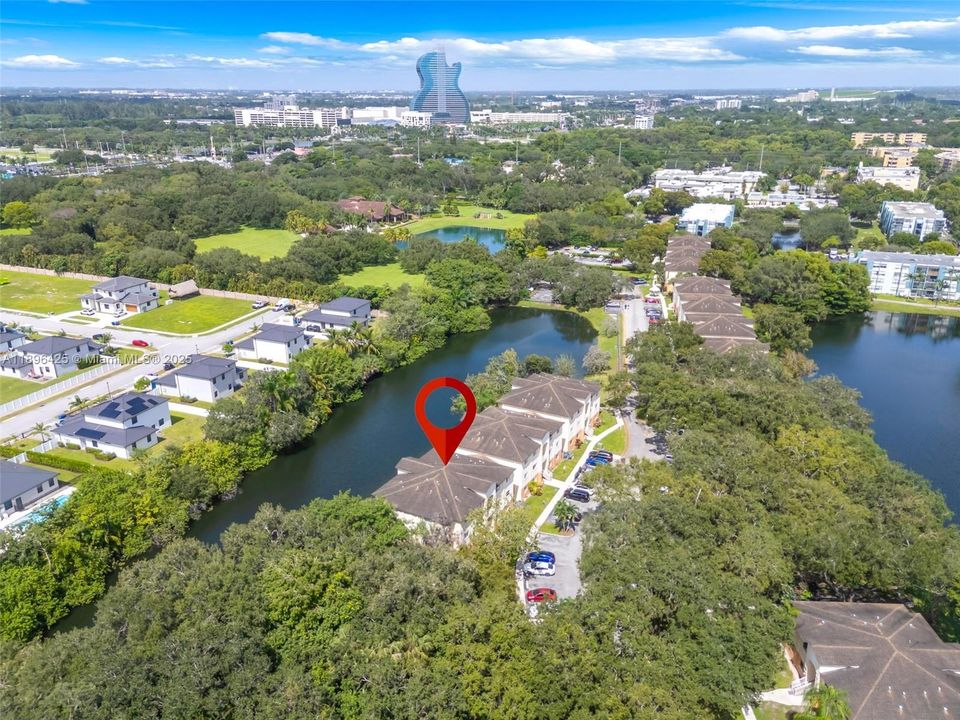 Active With Contract: $1,950 (1 beds, 1 baths, 659 Square Feet)