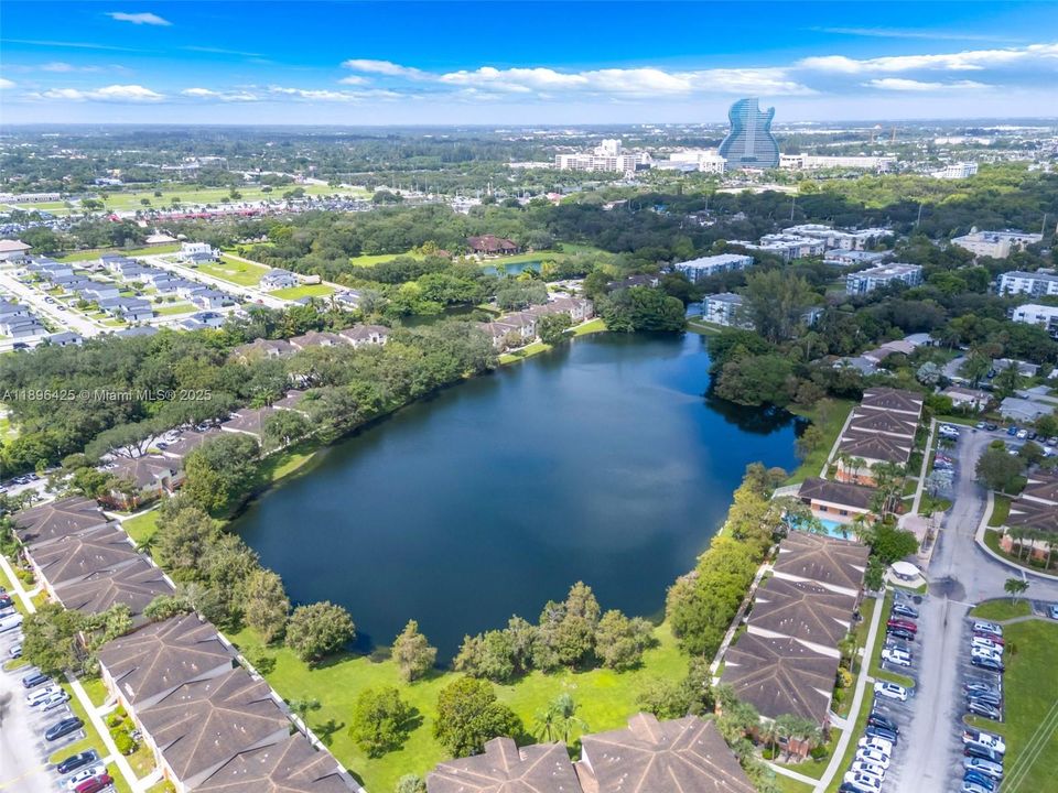 Active With Contract: $1,950 (1 beds, 1 baths, 659 Square Feet)