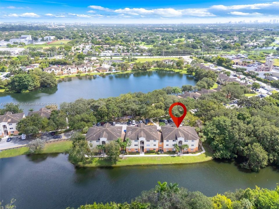 Active With Contract: $1,950 (1 beds, 1 baths, 659 Square Feet)