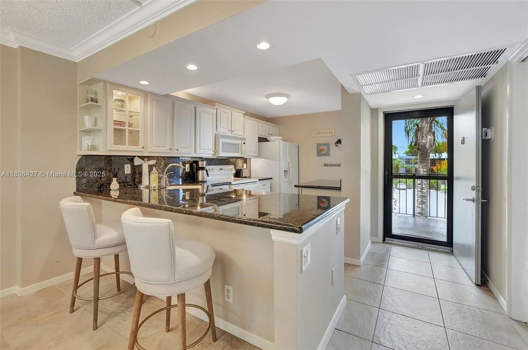 Active With Contract: $4,750 (2 beds, 2 baths, 1095 Square Feet)