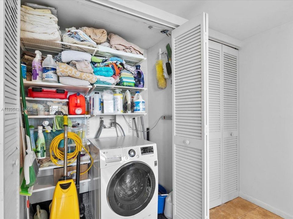 待售: $1,100,000 (3 贝兹, 2 浴室, 1191 平方英尺)