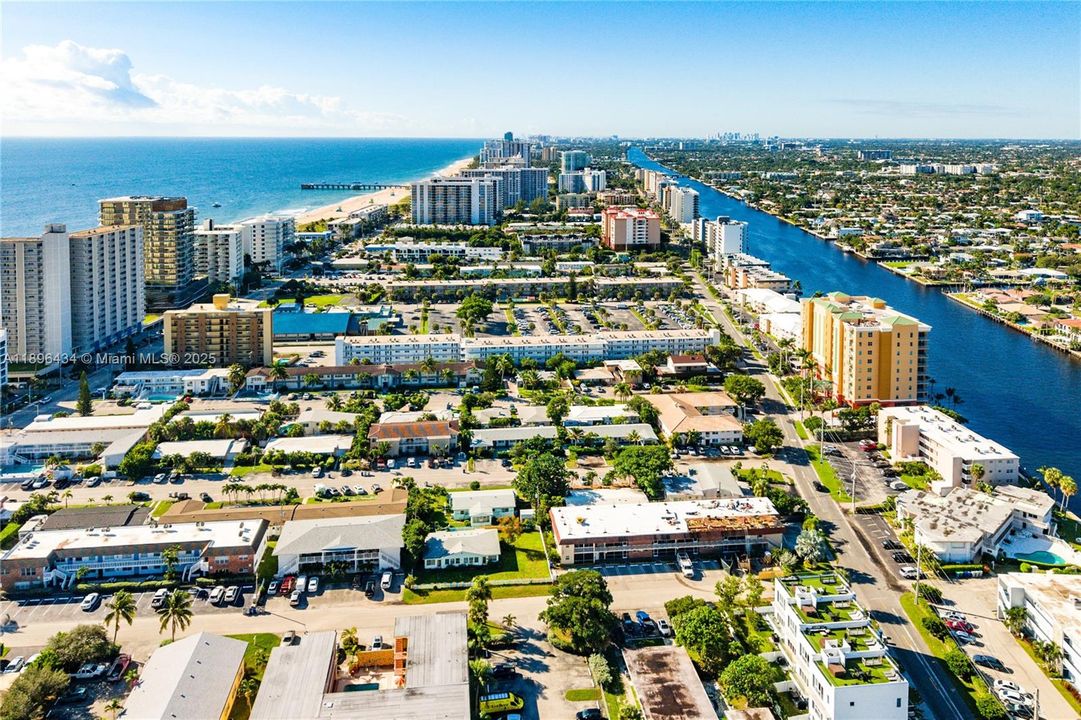 合同活跃: $359,900 (2 贝兹, 2 浴室, 1200 平方英尺)