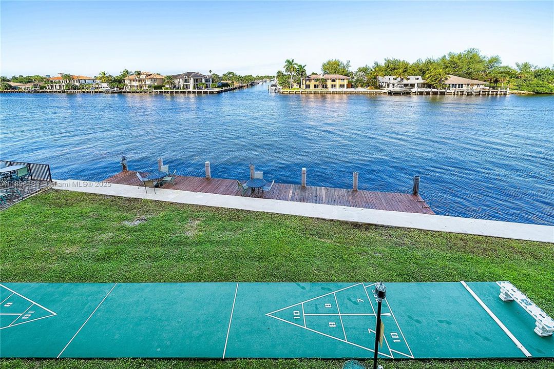 合同活跃: $359,900 (2 贝兹, 2 浴室, 1200 平方英尺)