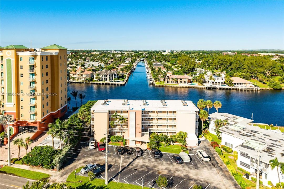 合同活跃: $359,900 (2 贝兹, 2 浴室, 1200 平方英尺)