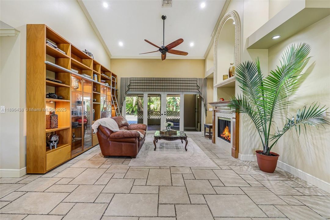 For Sale: $1,000,000 (4 beds, 2 baths, 2698 Square Feet)