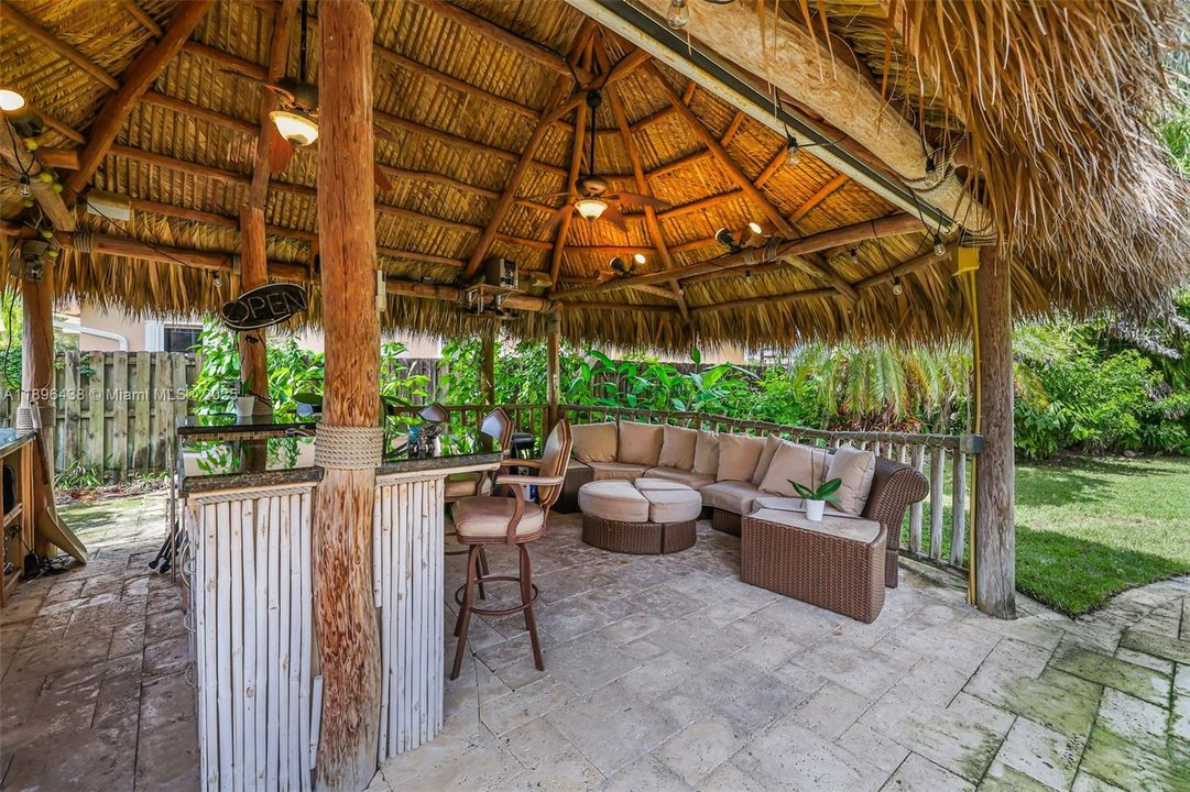 For Sale: $1,000,000 (4 beds, 2 baths, 2698 Square Feet)