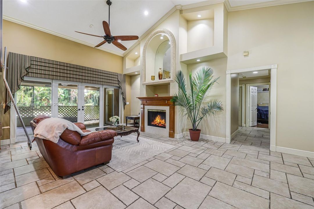 For Sale: $1,000,000 (4 beds, 2 baths, 2698 Square Feet)