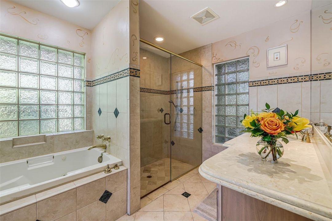 For Sale: $1,000,000 (4 beds, 2 baths, 2698 Square Feet)