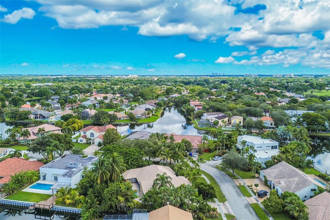 For Sale: $1,000,000 (4 beds, 2 baths, 2698 Square Feet)