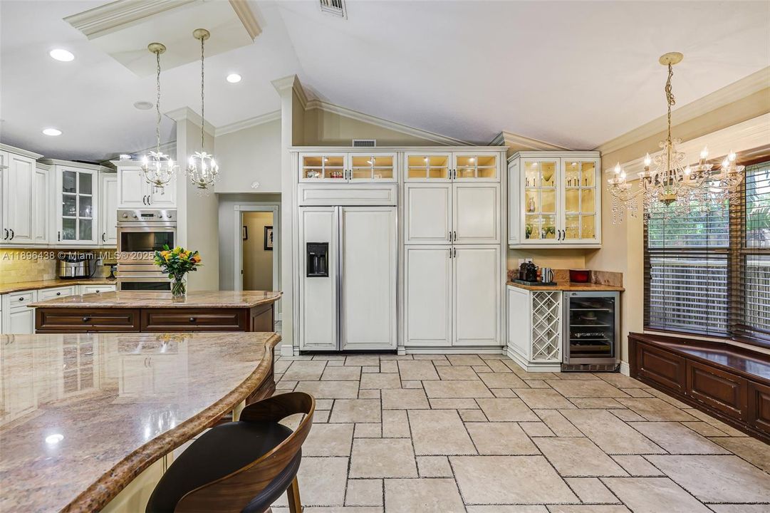 For Sale: $1,000,000 (4 beds, 2 baths, 2698 Square Feet)