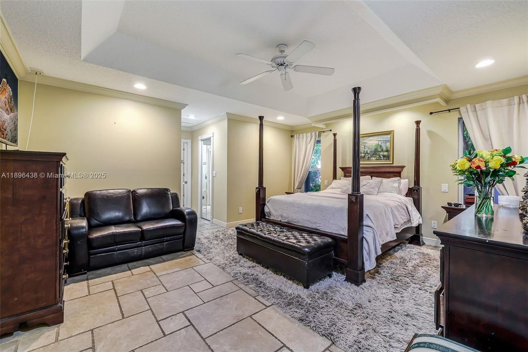 For Sale: $1,000,000 (4 beds, 2 baths, 2698 Square Feet)