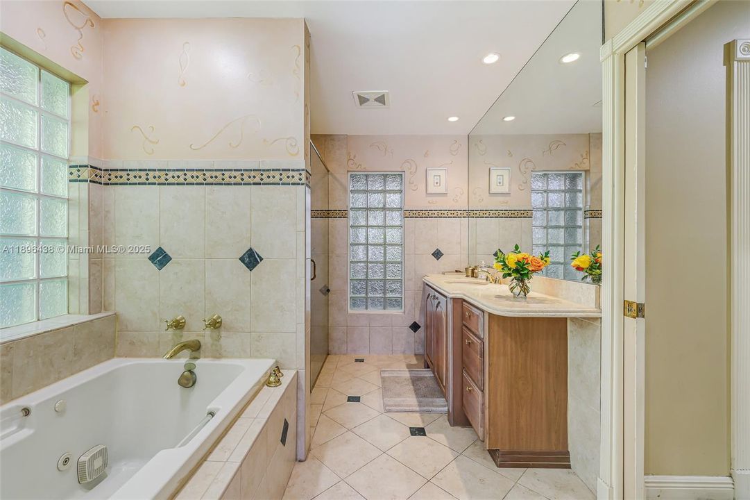 For Sale: $1,000,000 (4 beds, 2 baths, 2698 Square Feet)