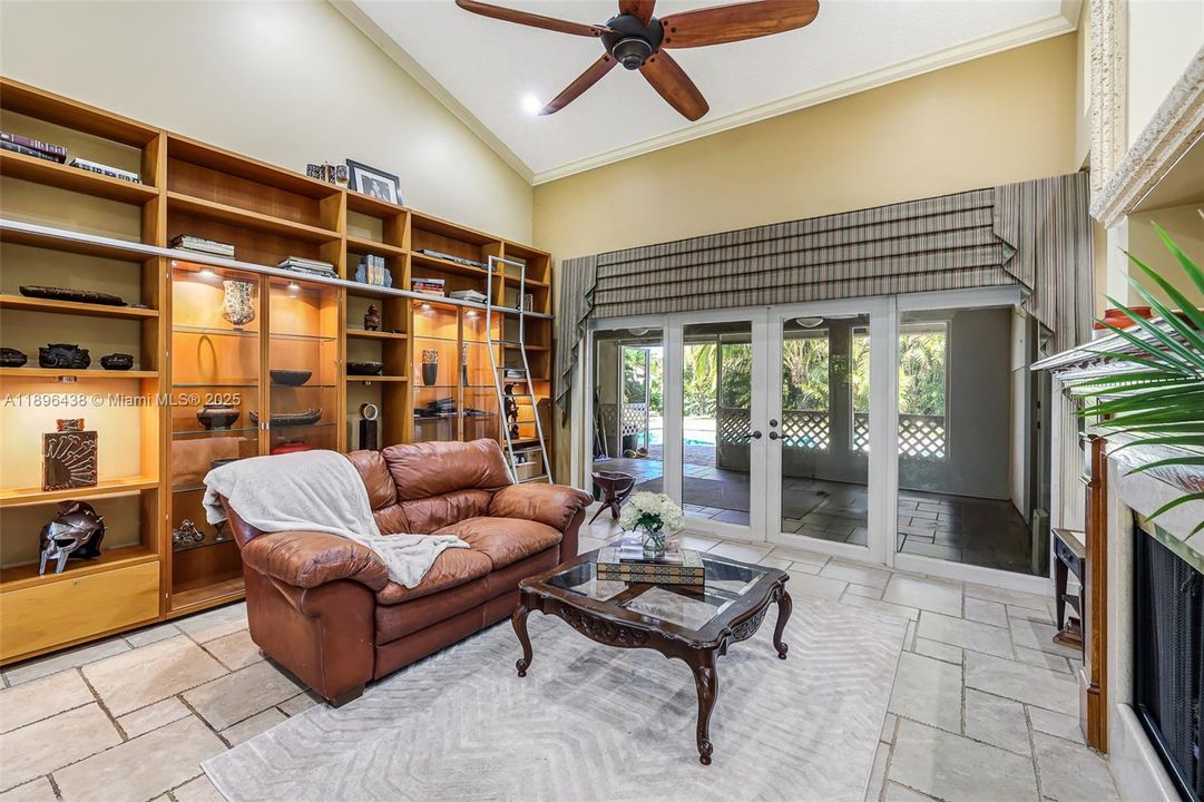 For Sale: $1,000,000 (4 beds, 2 baths, 2698 Square Feet)