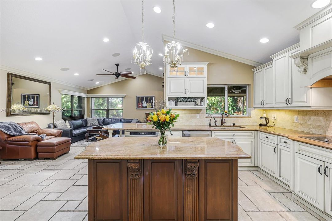 For Sale: $1,000,000 (4 beds, 2 baths, 2698 Square Feet)