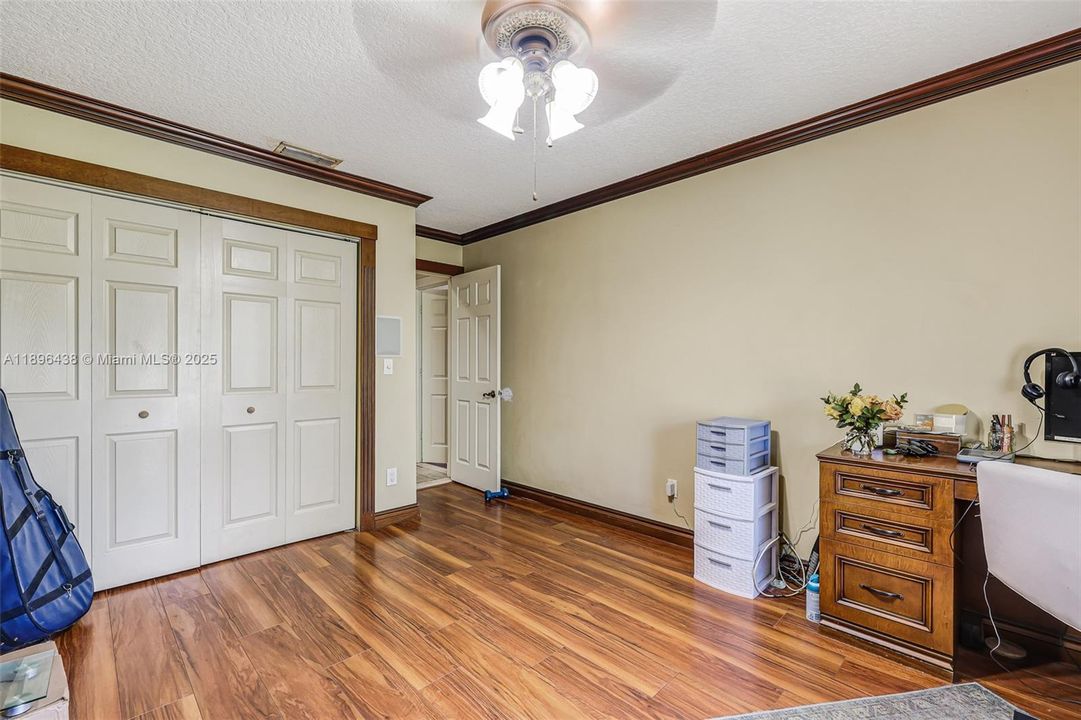 For Sale: $1,000,000 (4 beds, 2 baths, 2698 Square Feet)