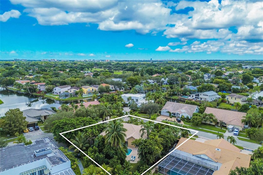 For Sale: $1,000,000 (4 beds, 2 baths, 2698 Square Feet)