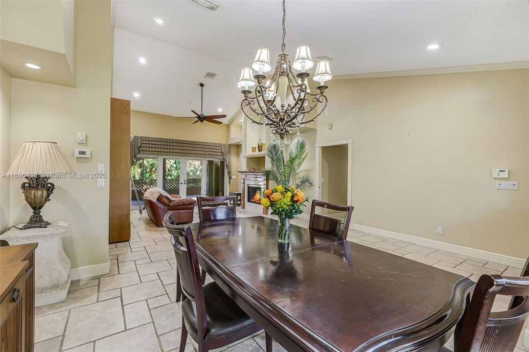 For Sale: $1,000,000 (4 beds, 2 baths, 2698 Square Feet)