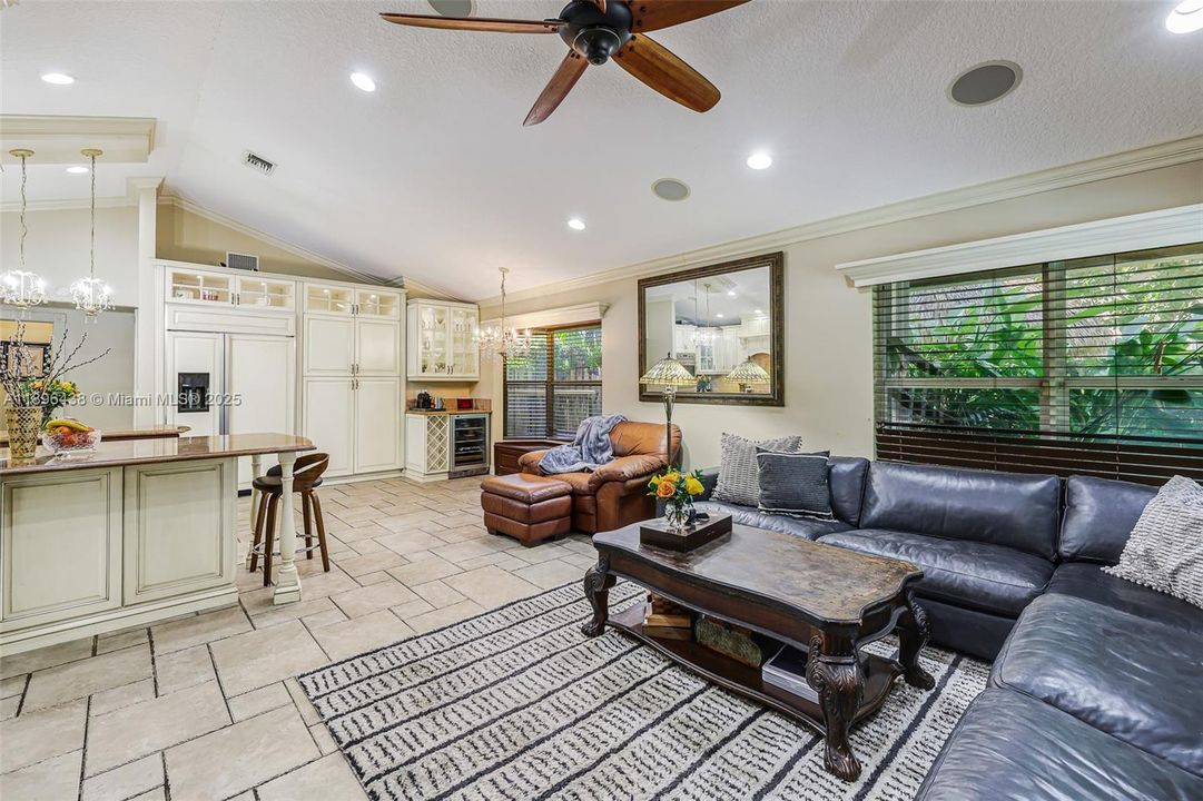 For Sale: $1,000,000 (4 beds, 2 baths, 2698 Square Feet)