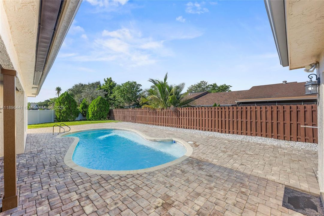 Recently Sold: $699,900 (4 beds, 2 baths, 2144 Square Feet)