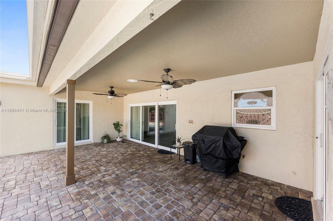 Recently Sold: $699,900 (4 beds, 2 baths, 2144 Square Feet)