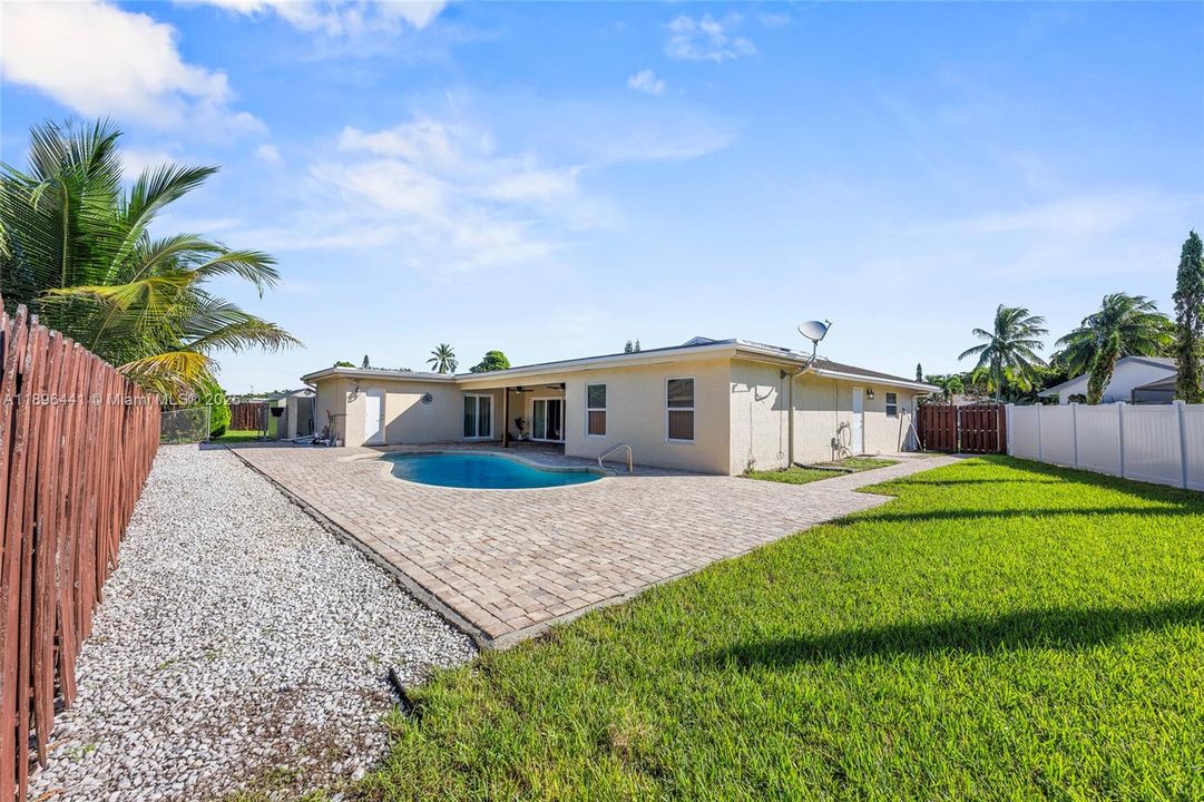 Recently Sold: $699,900 (4 beds, 2 baths, 2144 Square Feet)