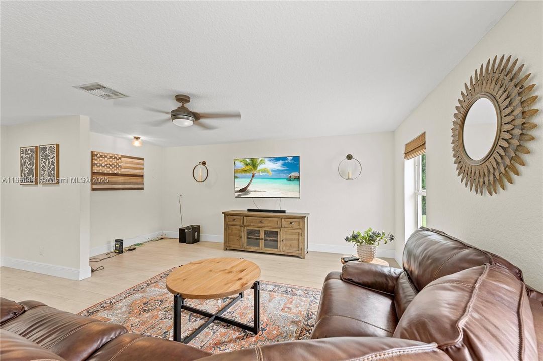 Recently Sold: $699,900 (4 beds, 2 baths, 2144 Square Feet)