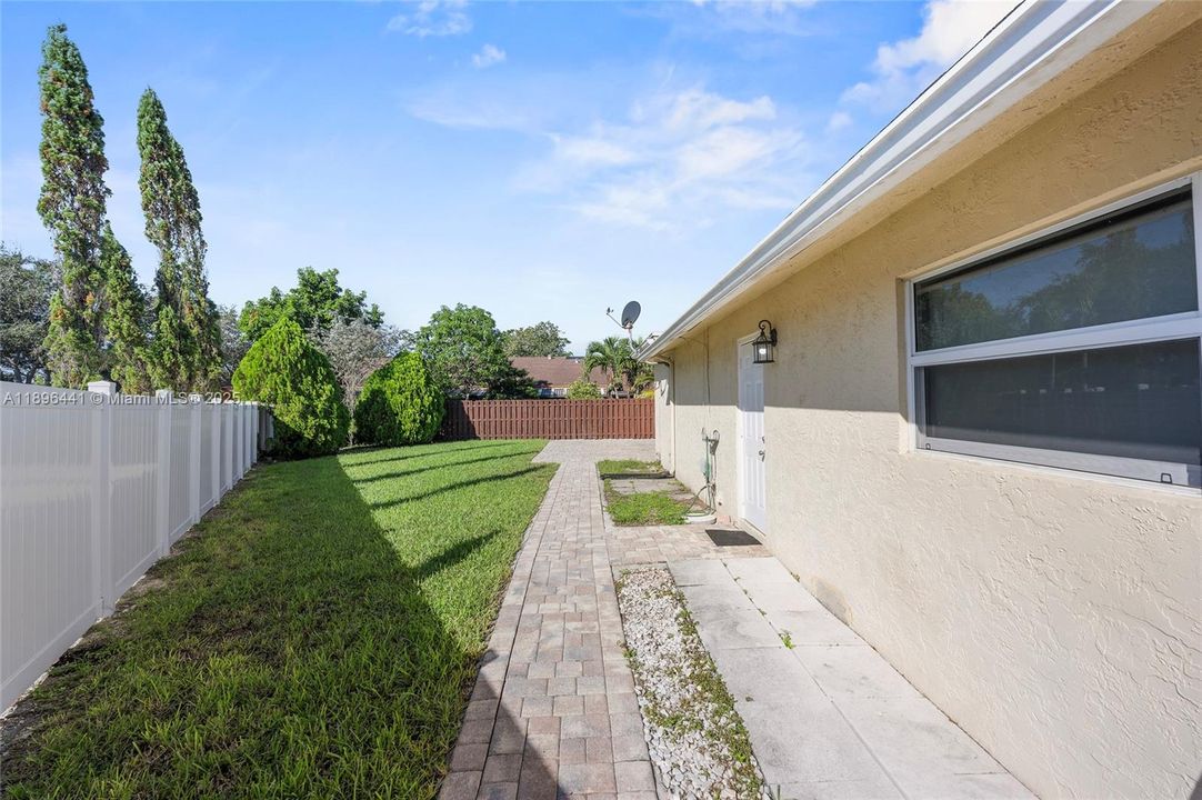 Recently Sold: $699,900 (4 beds, 2 baths, 2144 Square Feet)