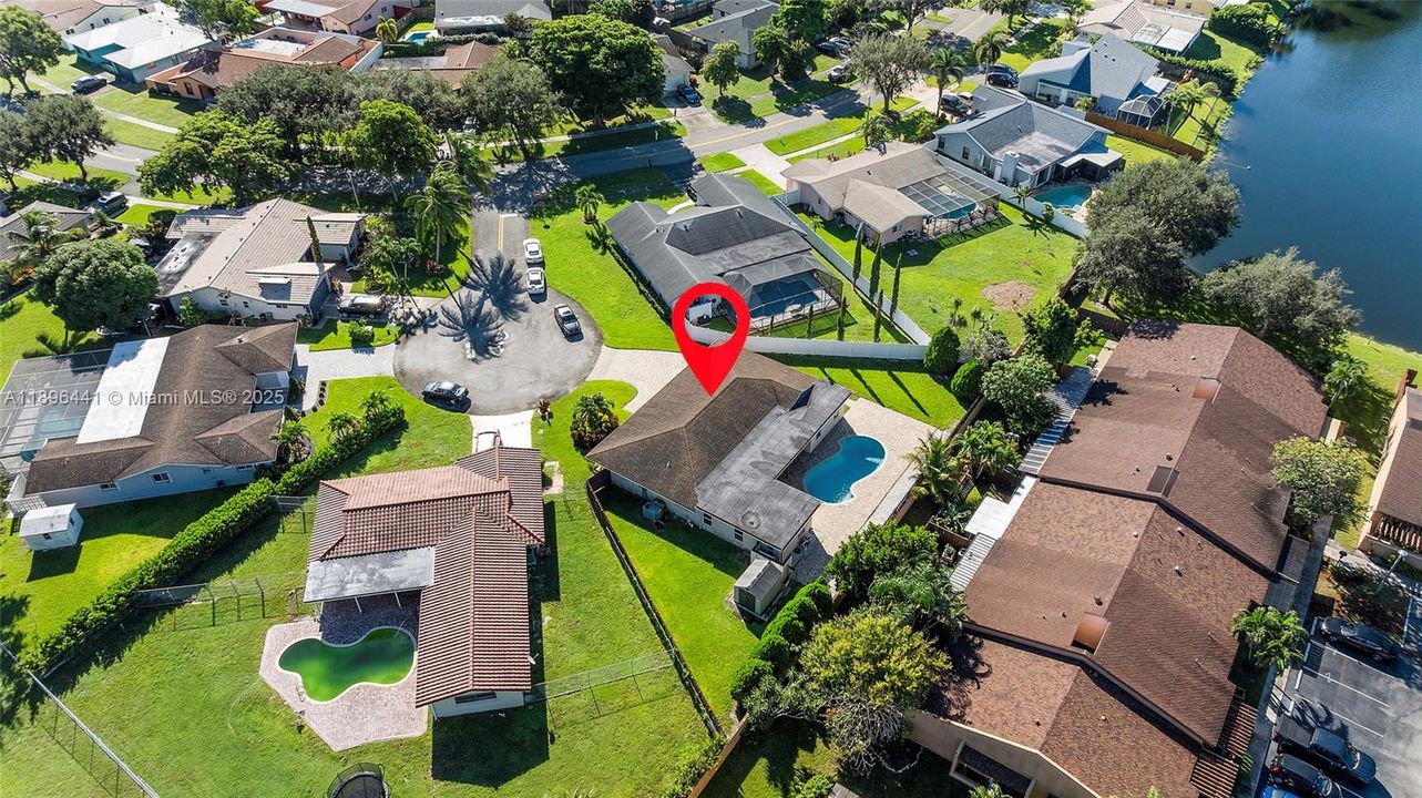 Recently Sold: $699,900 (4 beds, 2 baths, 2144 Square Feet)