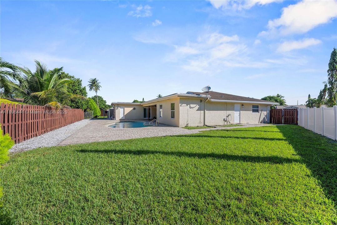 Recently Sold: $699,900 (4 beds, 2 baths, 2144 Square Feet)