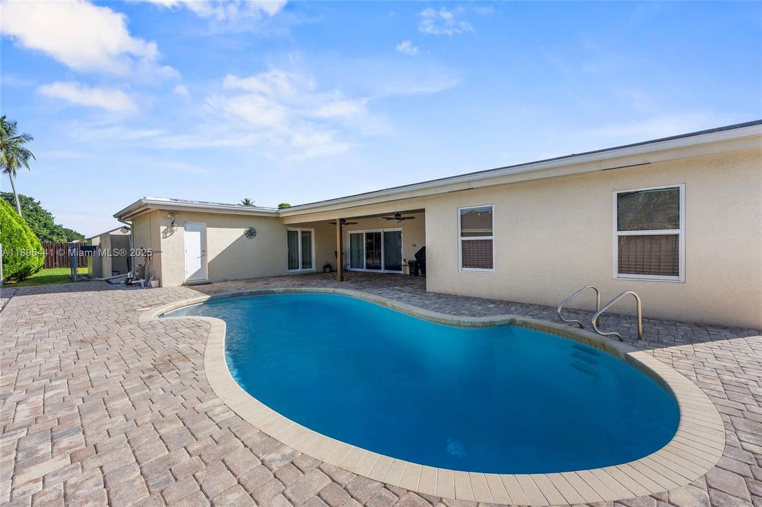 Recently Sold: $699,900 (4 beds, 2 baths, 2144 Square Feet)