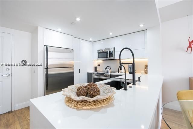 待售: $315,000 (1 贝兹, 1 浴室, 615 平方英尺)