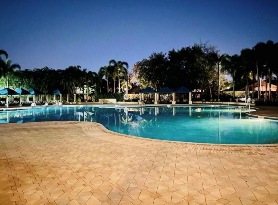 Recently Rented: $4,800 (4 beds, 2 baths, 2339 Square Feet)