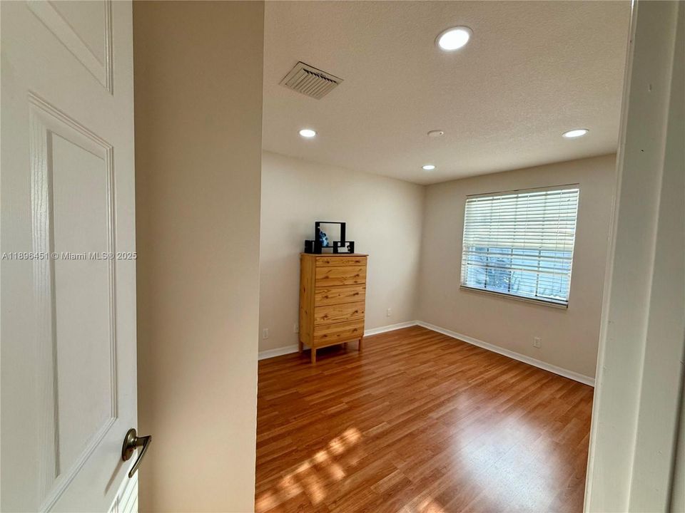 Recently Rented: $4,800 (4 beds, 2 baths, 2339 Square Feet)